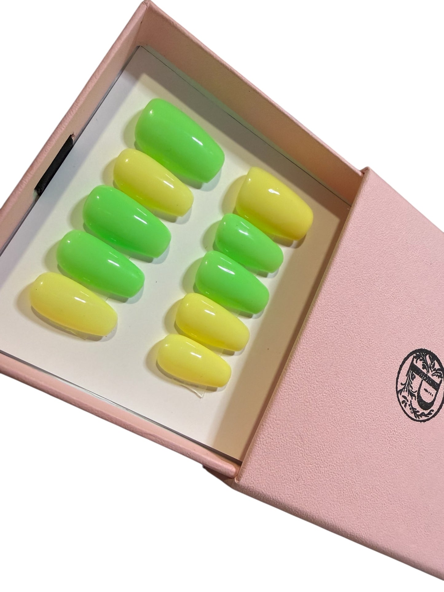 Neon aftershock Glow in the dark & black light effect