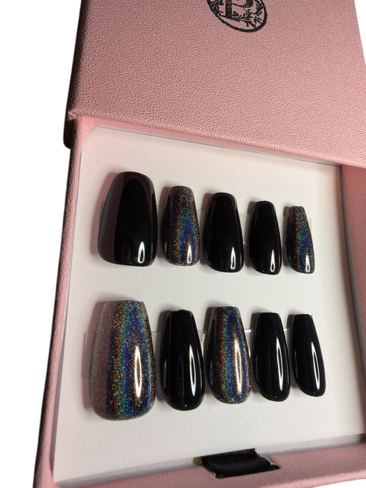 Polished press ons Luxury handmade press-on nails crafted with premium gel for a flawless, lightweight, reusable manicure — in minutes,
No acrylics • No harsh chemicals