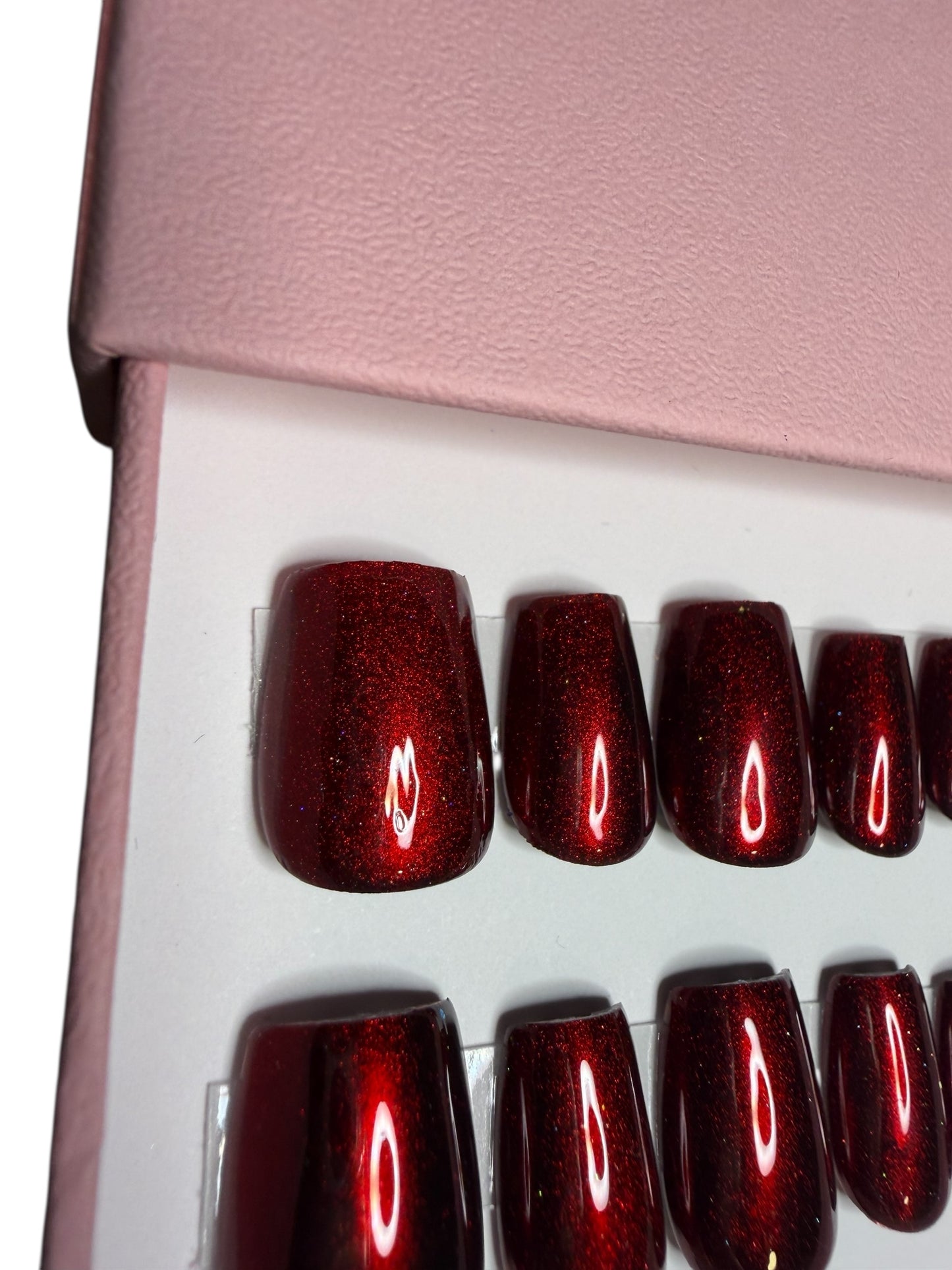 Polished press ons Luxury handmade press-on nails crafted with premium gel for a flawless, lightweight, reusable manicure — in minutes,
No acrylics • No harsh chemicals