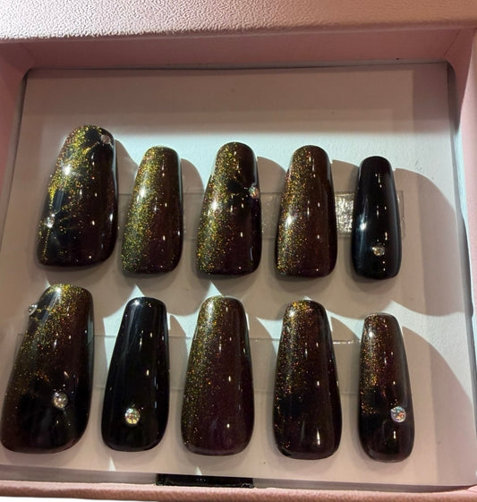 Midnight Bloom Magnetic Cat Eye Effect