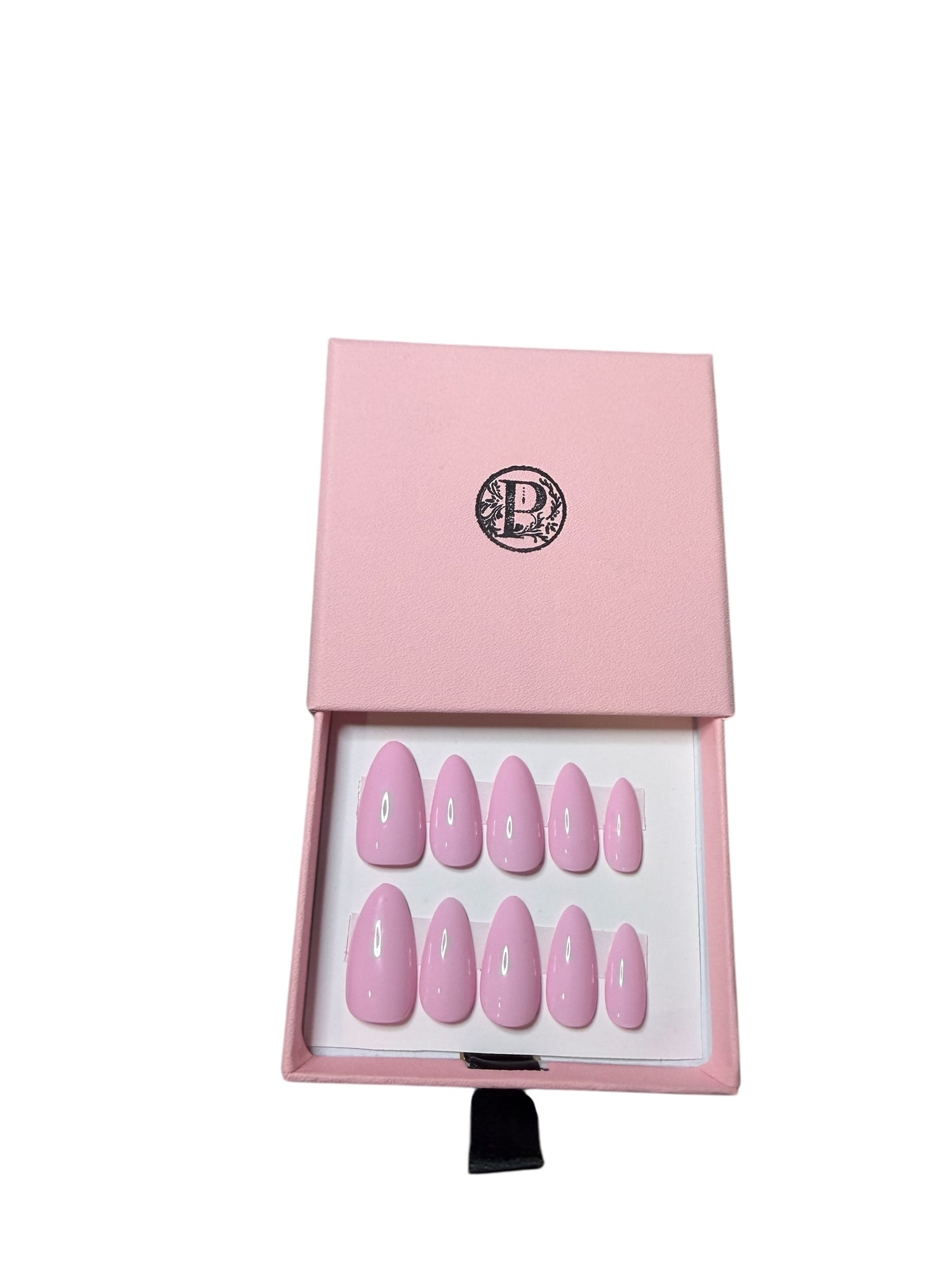 Polished press ons Luxury handmade press-on nails crafted with premium gel for a flawless, lightweight, reusable manicure — in minutes,

No acrylics • No harsh chemicals 