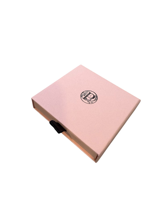 Polished press ons Luxury handmade press-on nails crafted with premium gel for a flawless, lightweight, reusable manicure — in minutes,

No acrylics • No harsh chemicals 