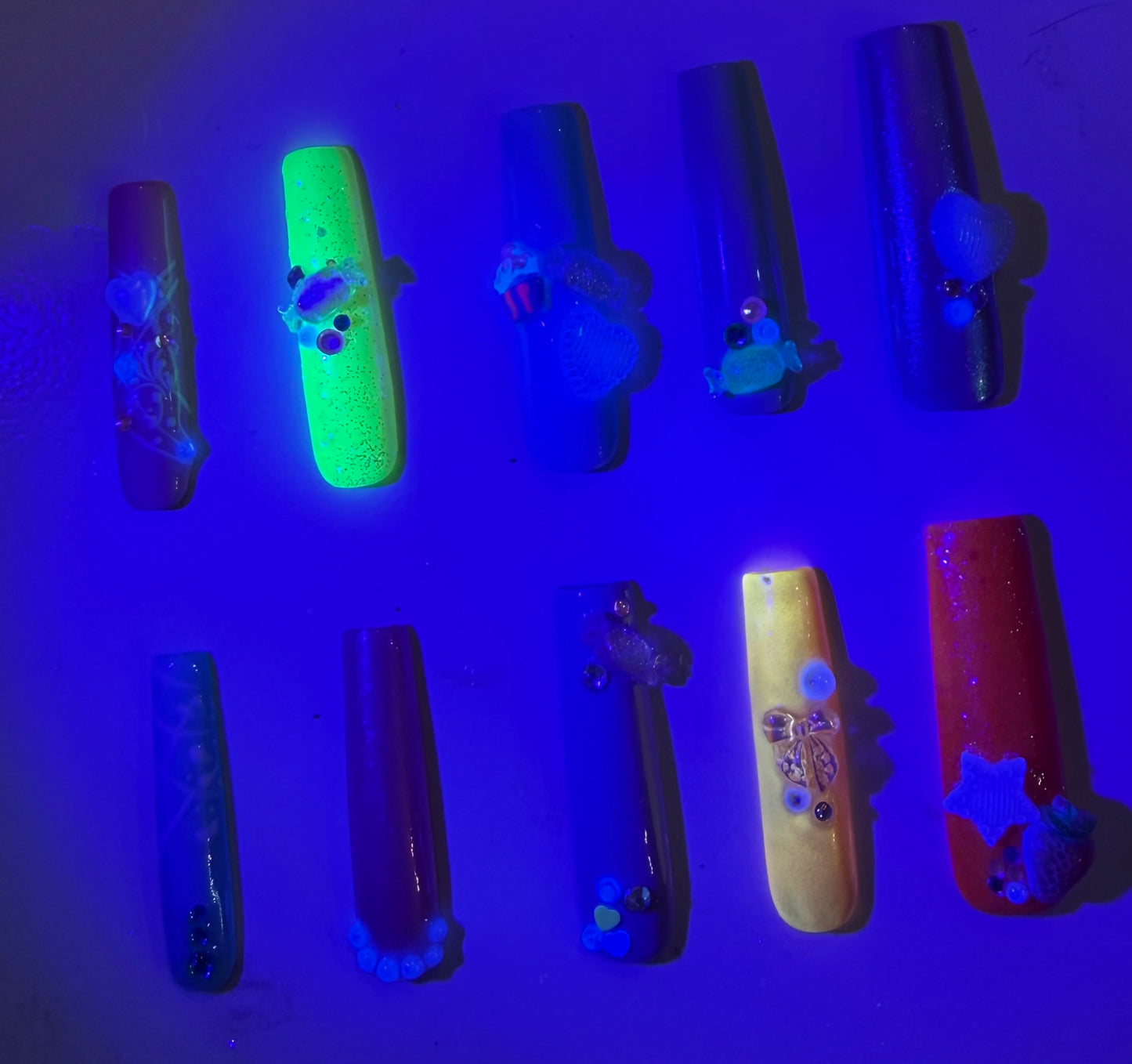 Polished press ons Luxury press-on nails handmade with glossy finish, precision shape, and high-end salon-quality design