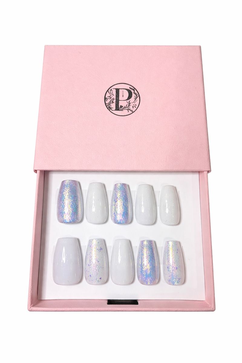 Polished press ons Luxury handmade press-on nails crafted with premium gel for a flawless, lightweight, reusable manicure — in minutes,

No acrylics • No harsh chemicals 